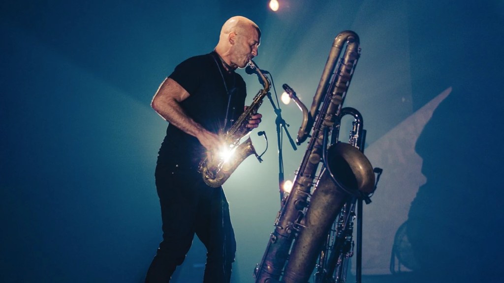 Colin Stetson Scores UZUMAKI Anime with Haunting Soundscapes 3 Colin Stetson during a live performance showcasing his Saxophone skills
